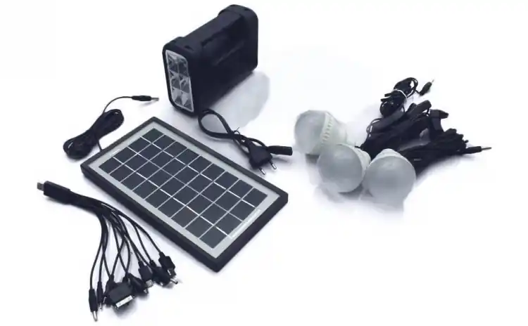 Ofertă de sezon Panou solar fotovoltaic - KIT iluminare 3 becuri, cu lanterna, incarcare telefon (93 voturi ) 5 stele (93 voturi) 100% Complet